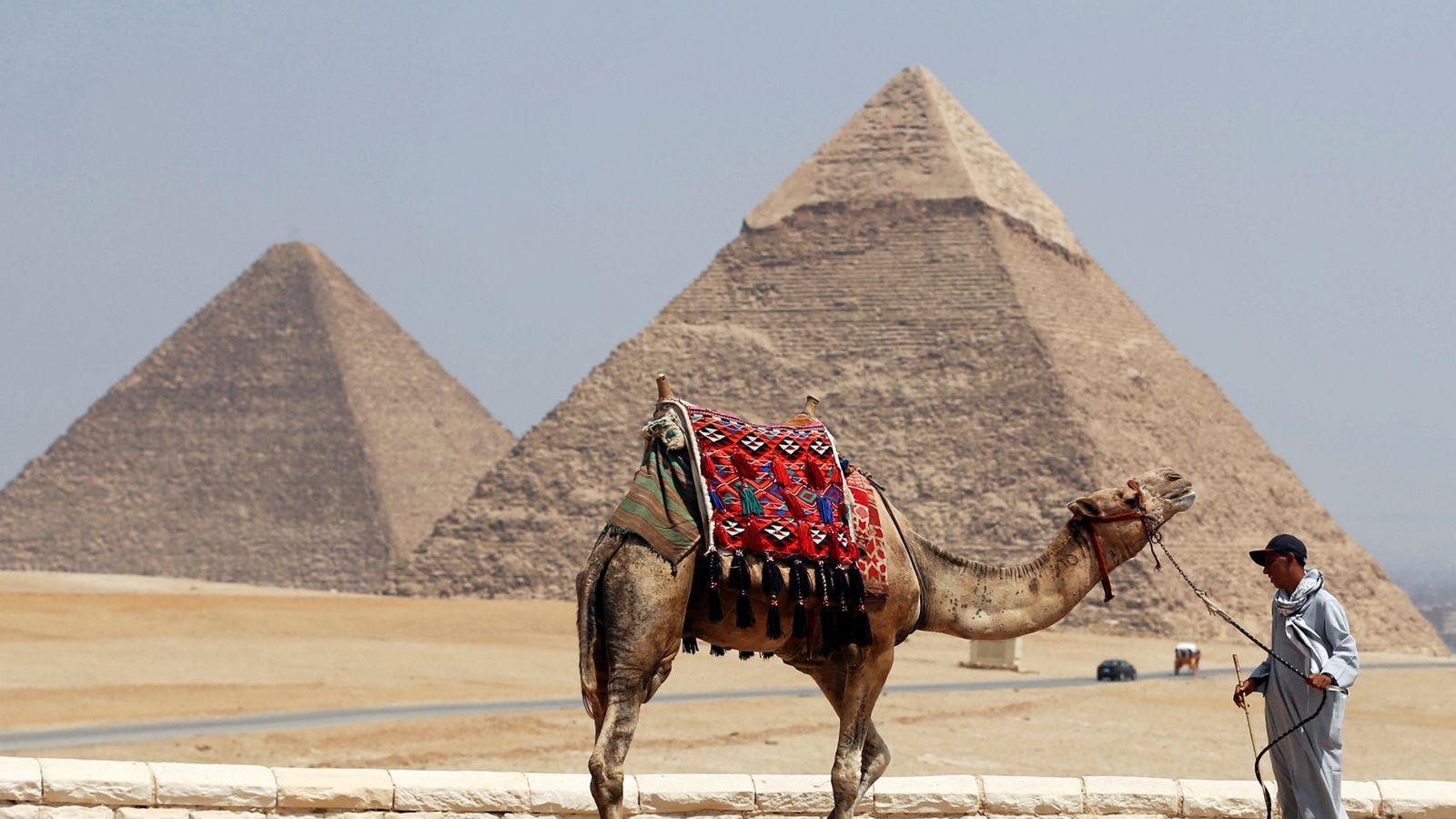 skynews-cairo-egypt-pyramid_4376809